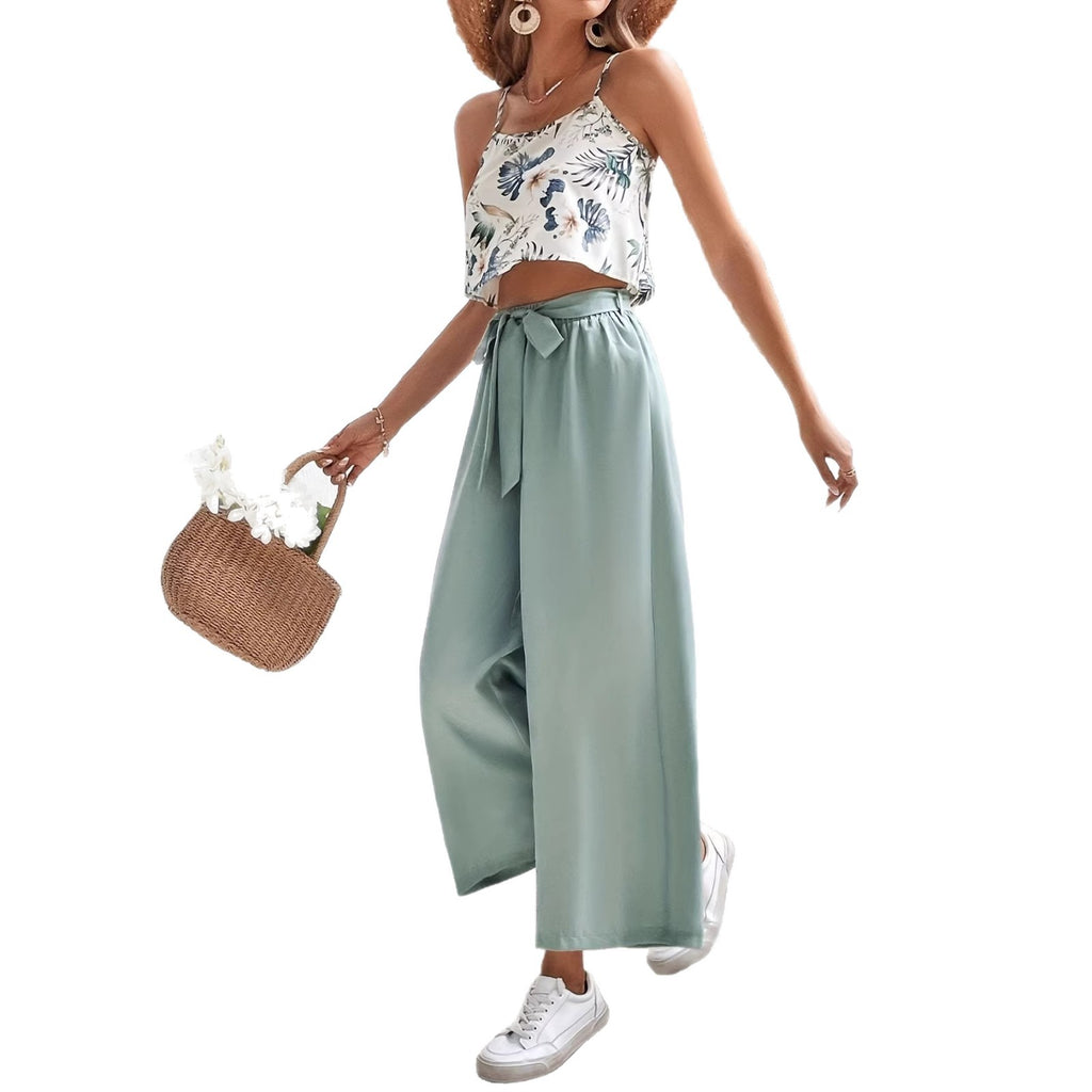 Conjunto casual feminino com top estampado e calças com laço frontal