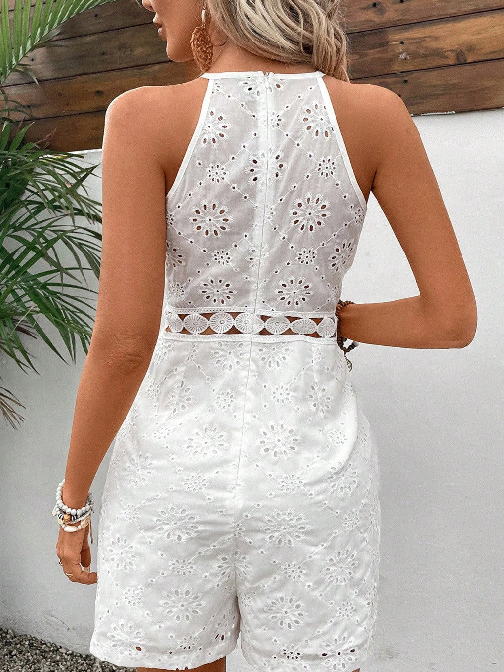 Hollow-out Lining Fashionable And Comfortable One-piece Shorts